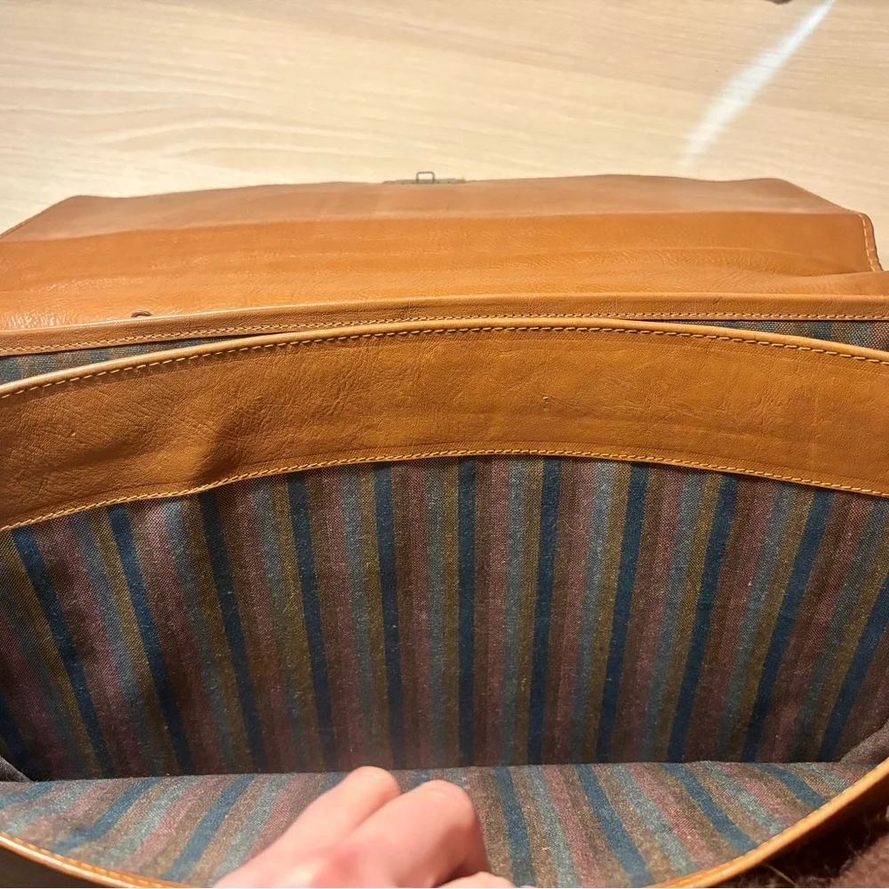 Elegant Tan Leather Briefcase